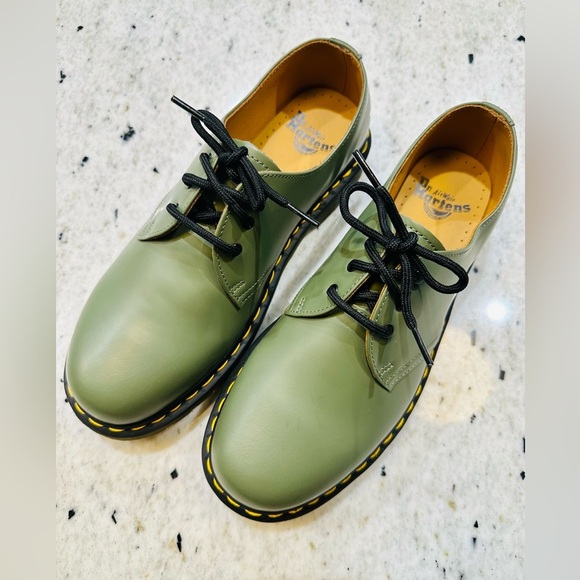 DOC MARTENS Unisex Plain Toe Derby, Khaki Green, Size 10(L)/9(M)​ - Picture 2 of 6